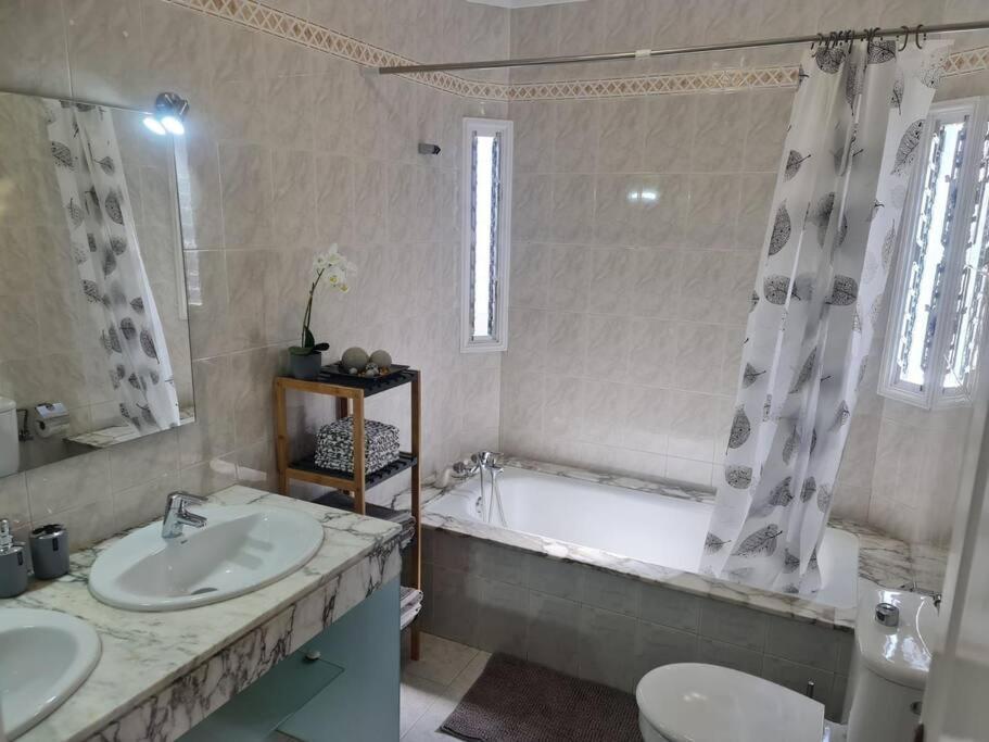 Villa Toledo Tias Bagian luar foto